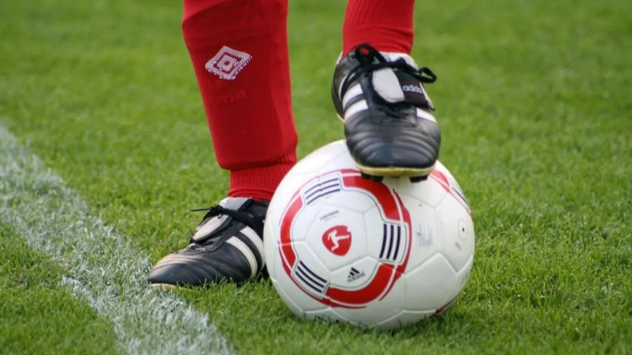 Do Socks Go Under Shin Guards? 3 Simple Steps for Perfect Fit