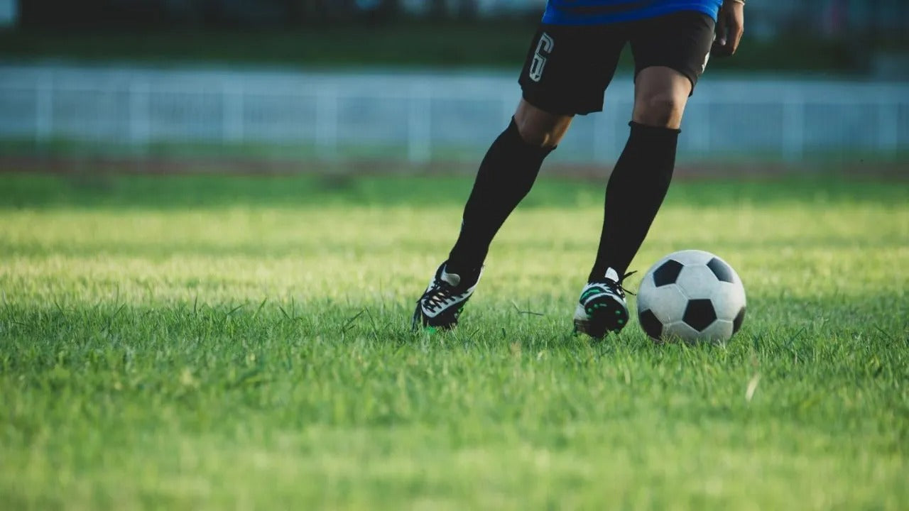 How to Curve a Soccer Ball: 5 Mistakes Ruining Your Shots